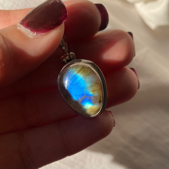 Sterling silver pendant and Labradorite stone - Picture 4 of 9